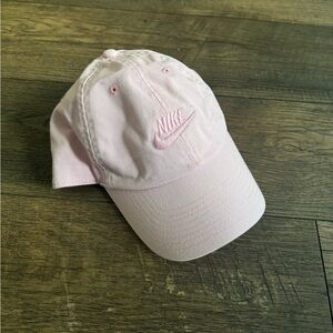 NIKE BABY PINK HAT